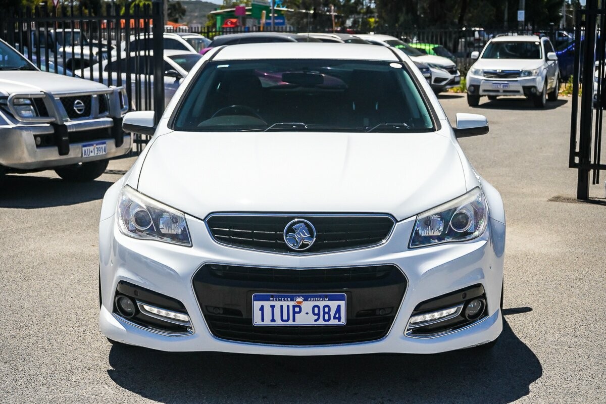 Holden Commodore image 3