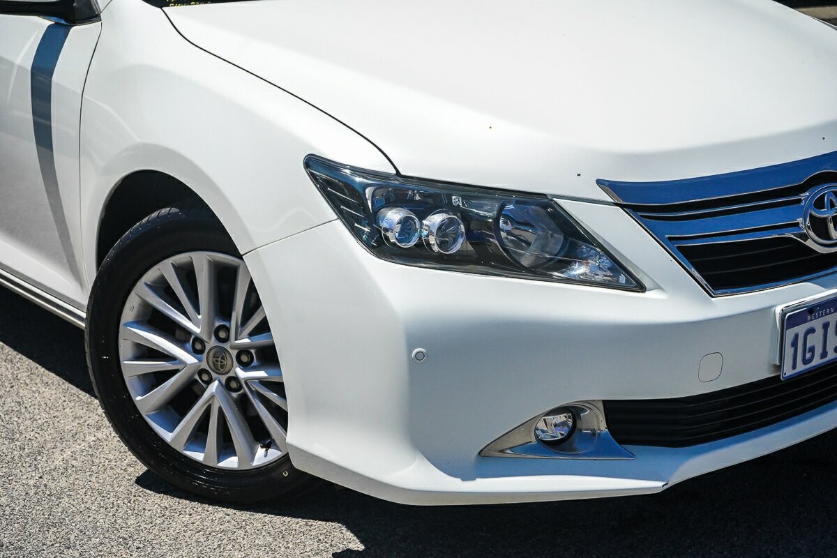 Toyota Aurion image 2