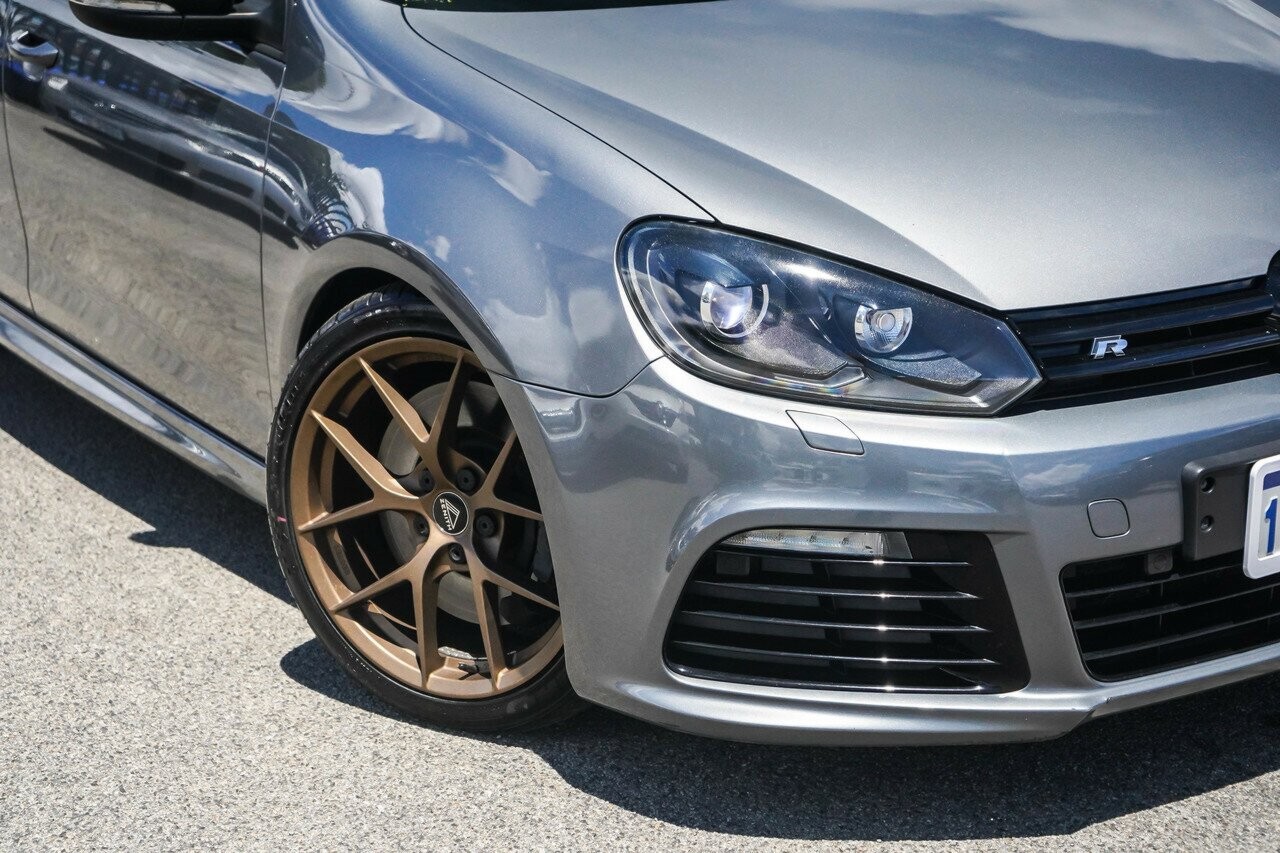 Volkswagen Golf image 2