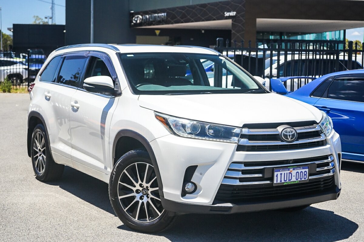 Toyota Kluger image 1