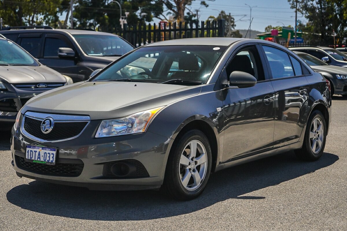 Holden Cruze image 4
