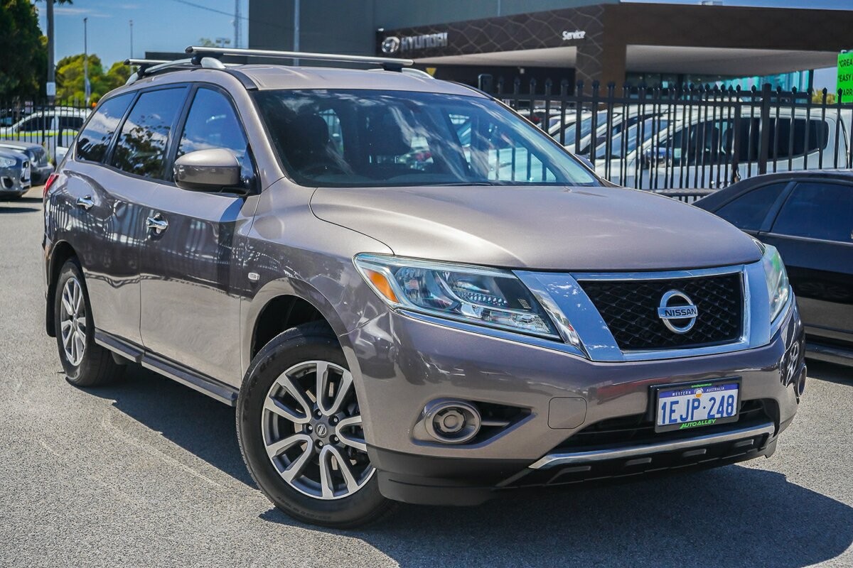 Nissan Pathfinder image 1