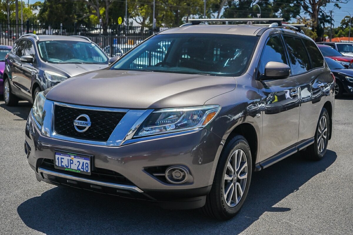 Nissan Pathfinder image 4