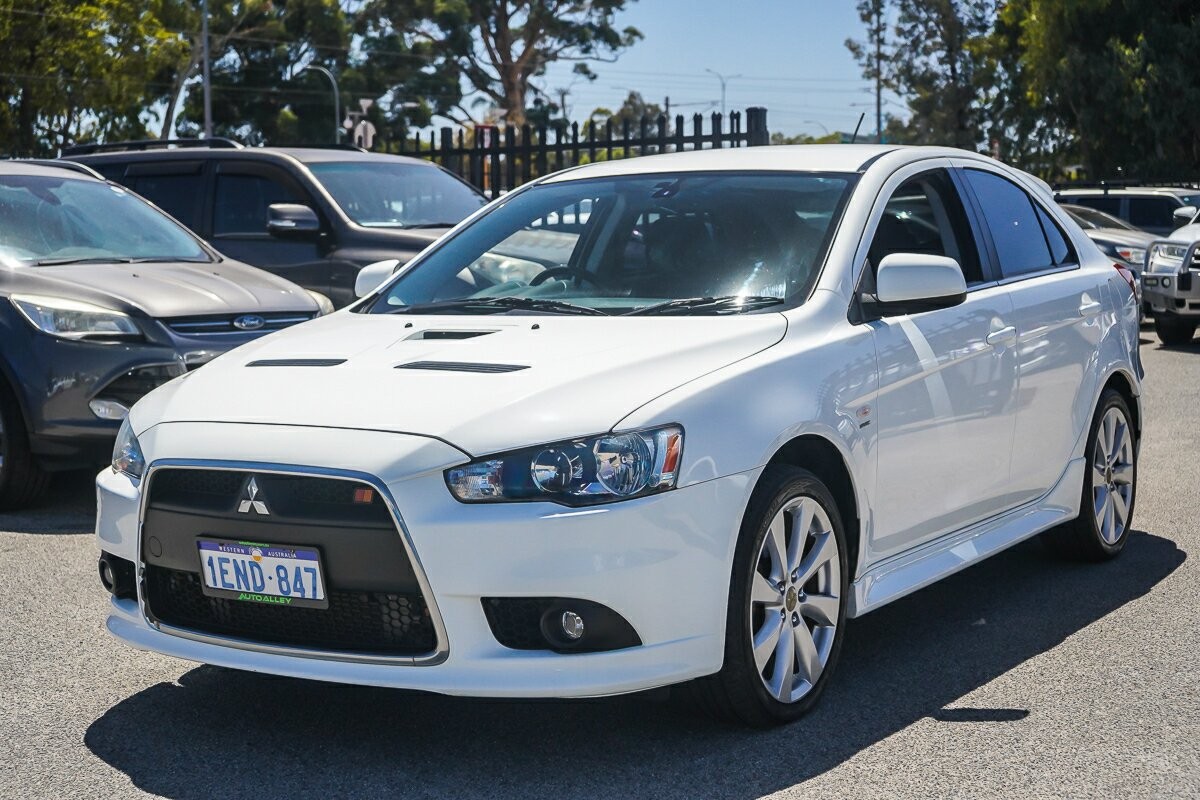 Mitsubishi Lancer image 4