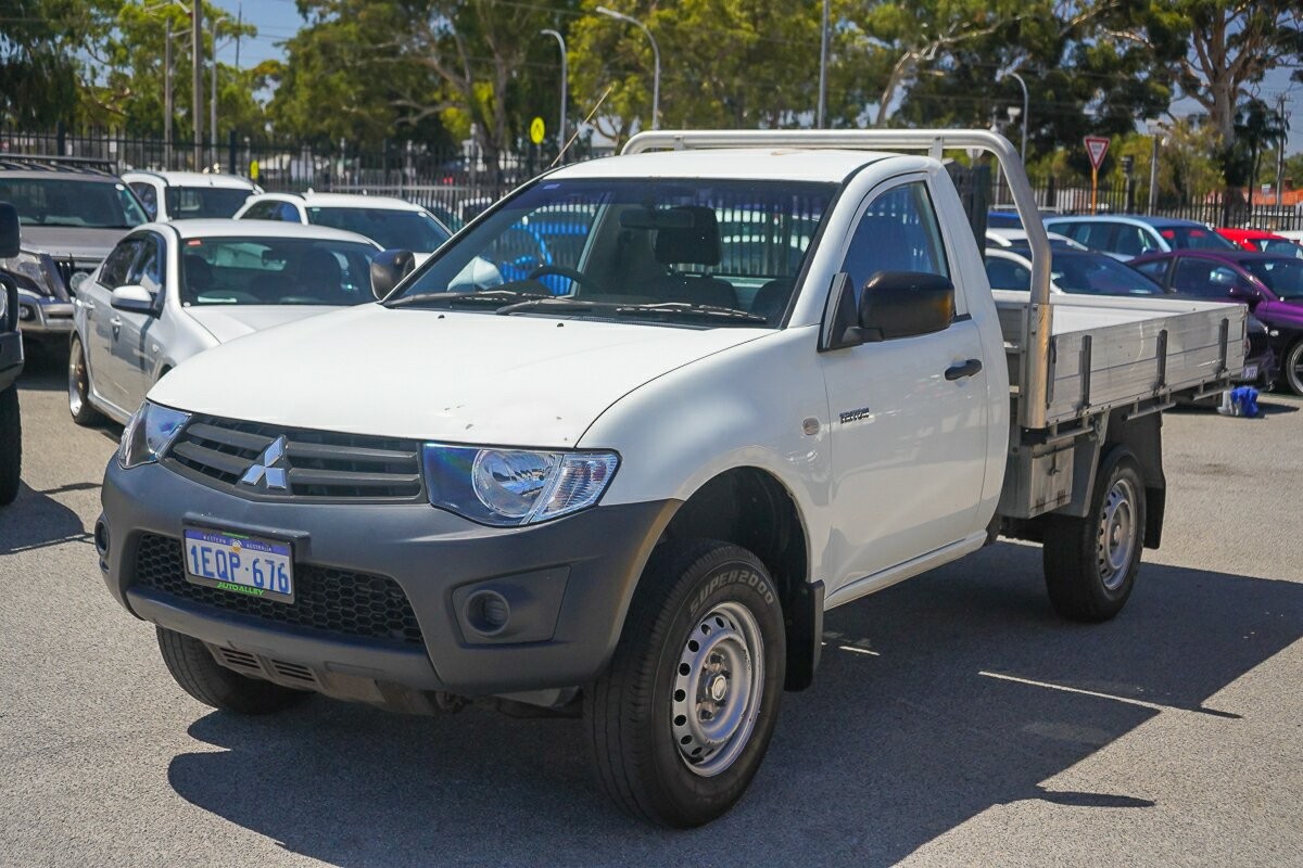 Mitsubishi Triton image 4