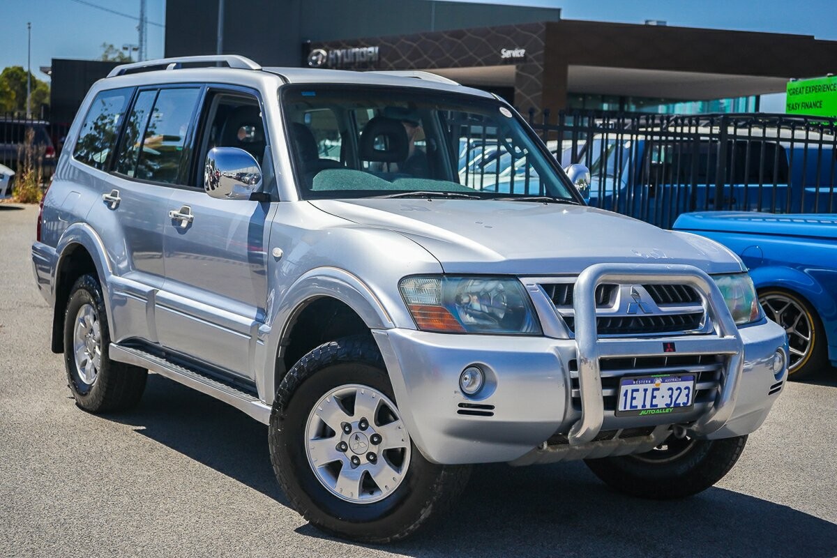 Mitsubishi Pajero image 1