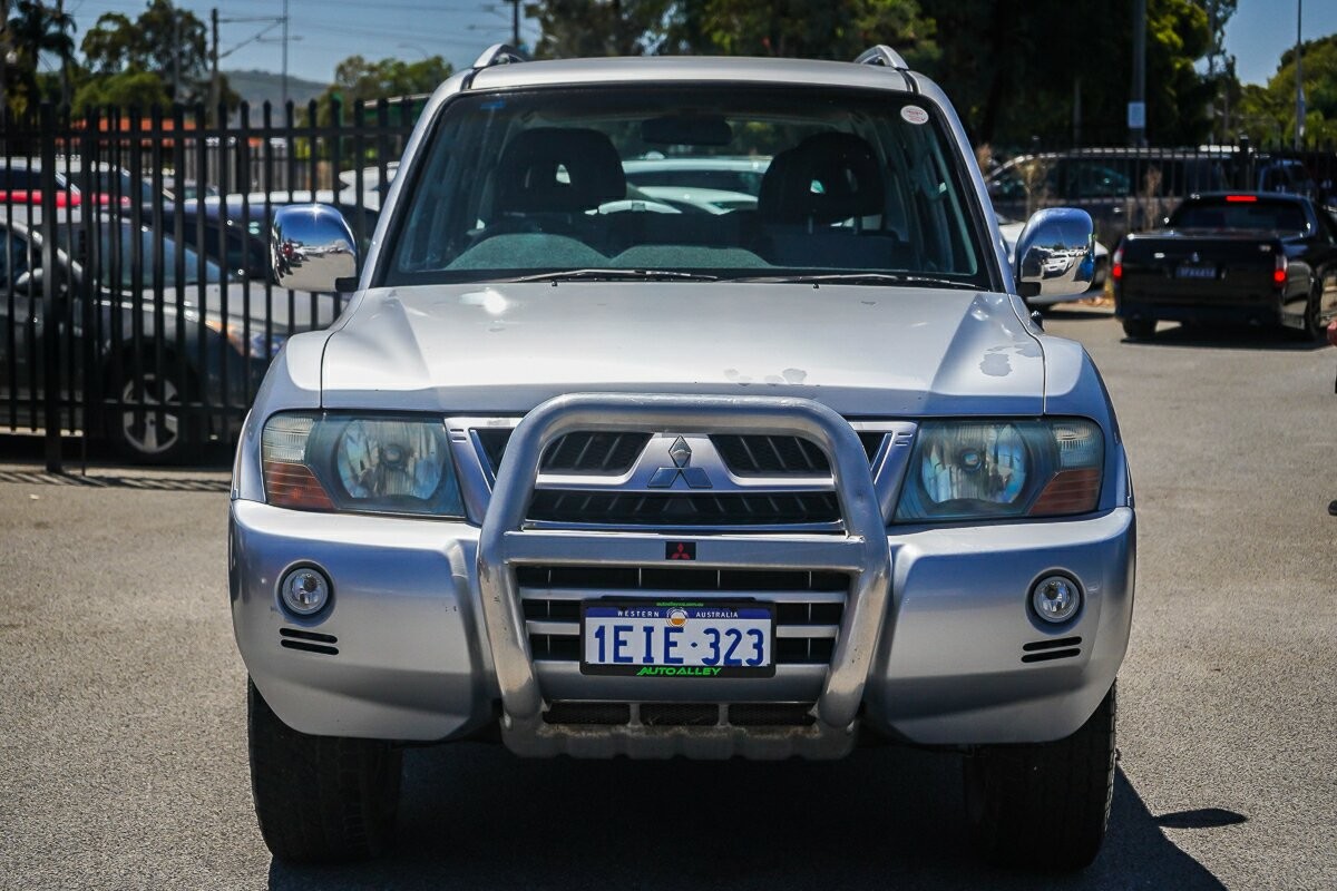 Mitsubishi Pajero image 3