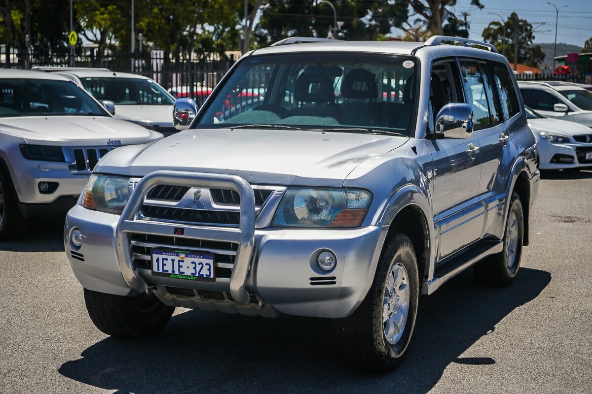 Mitsubishi Pajero image 4