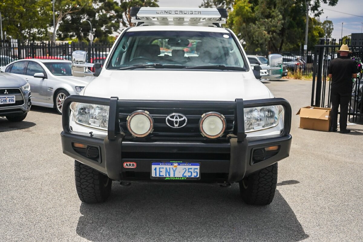 Toyota Landcruiser image 3