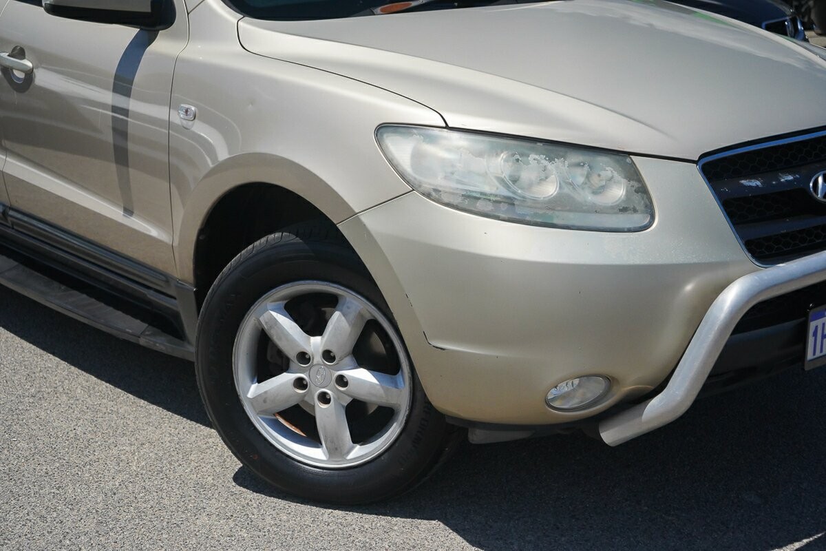 Hyundai Santa Fe image 2