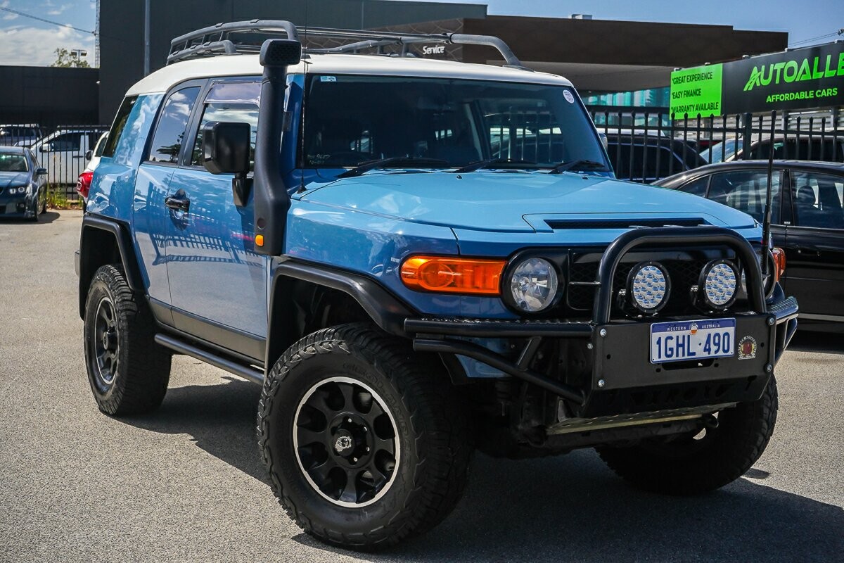Toyota Fj Cruiser image 1