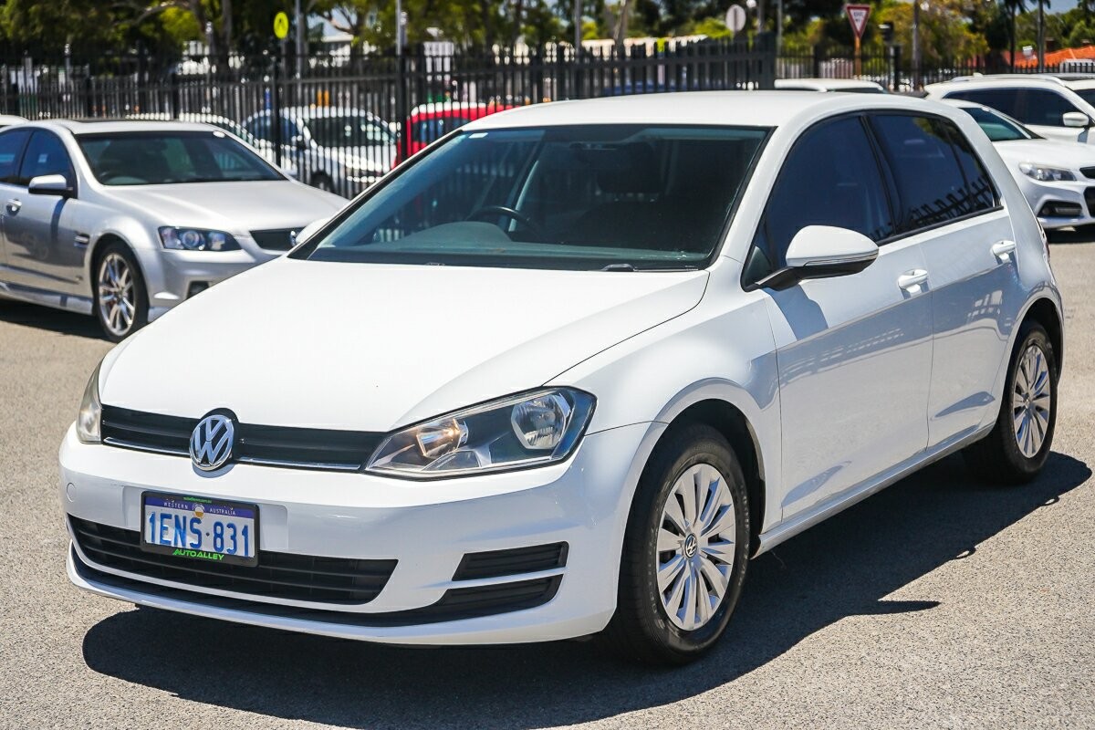Volkswagen Golf image 4