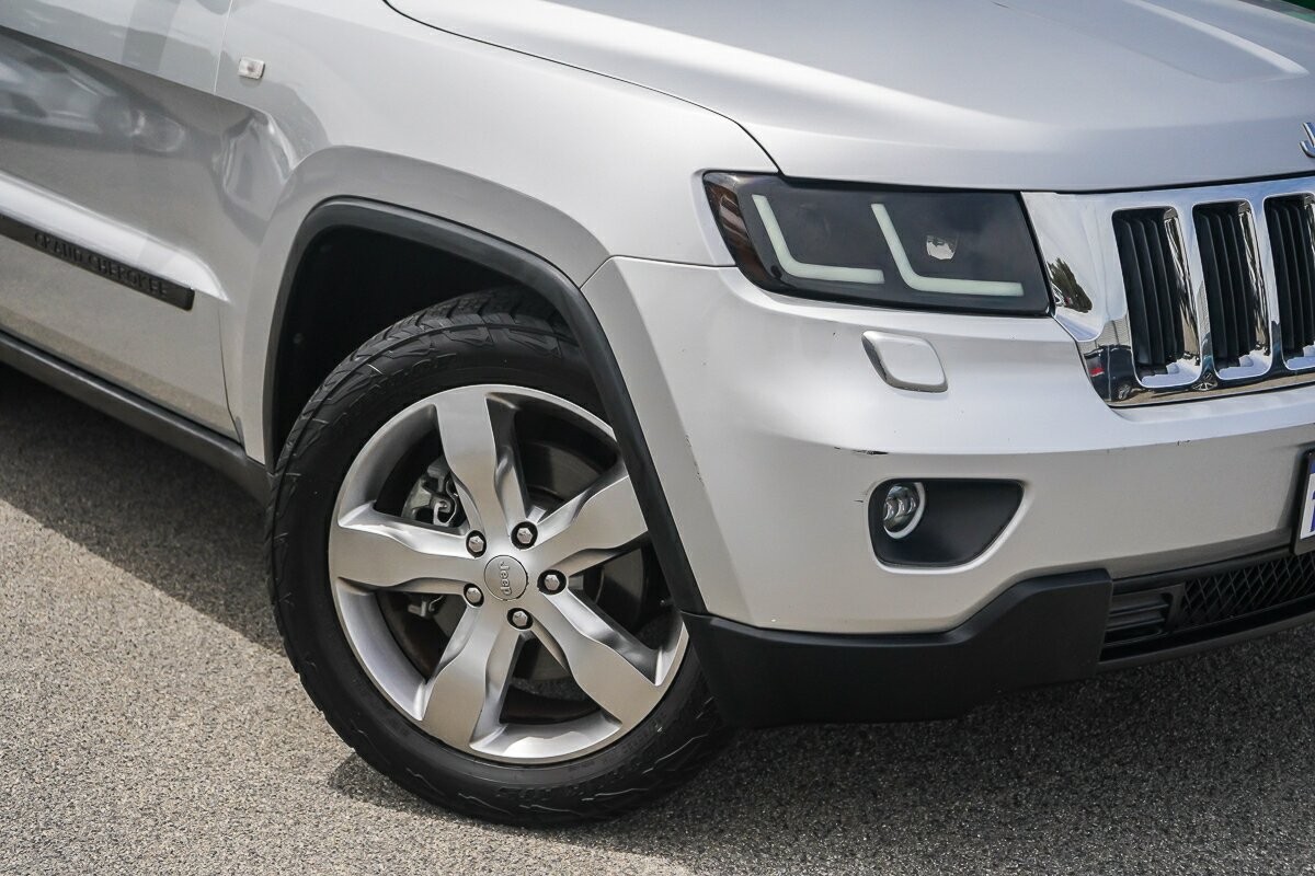 Jeep Grand Cherokee image 2