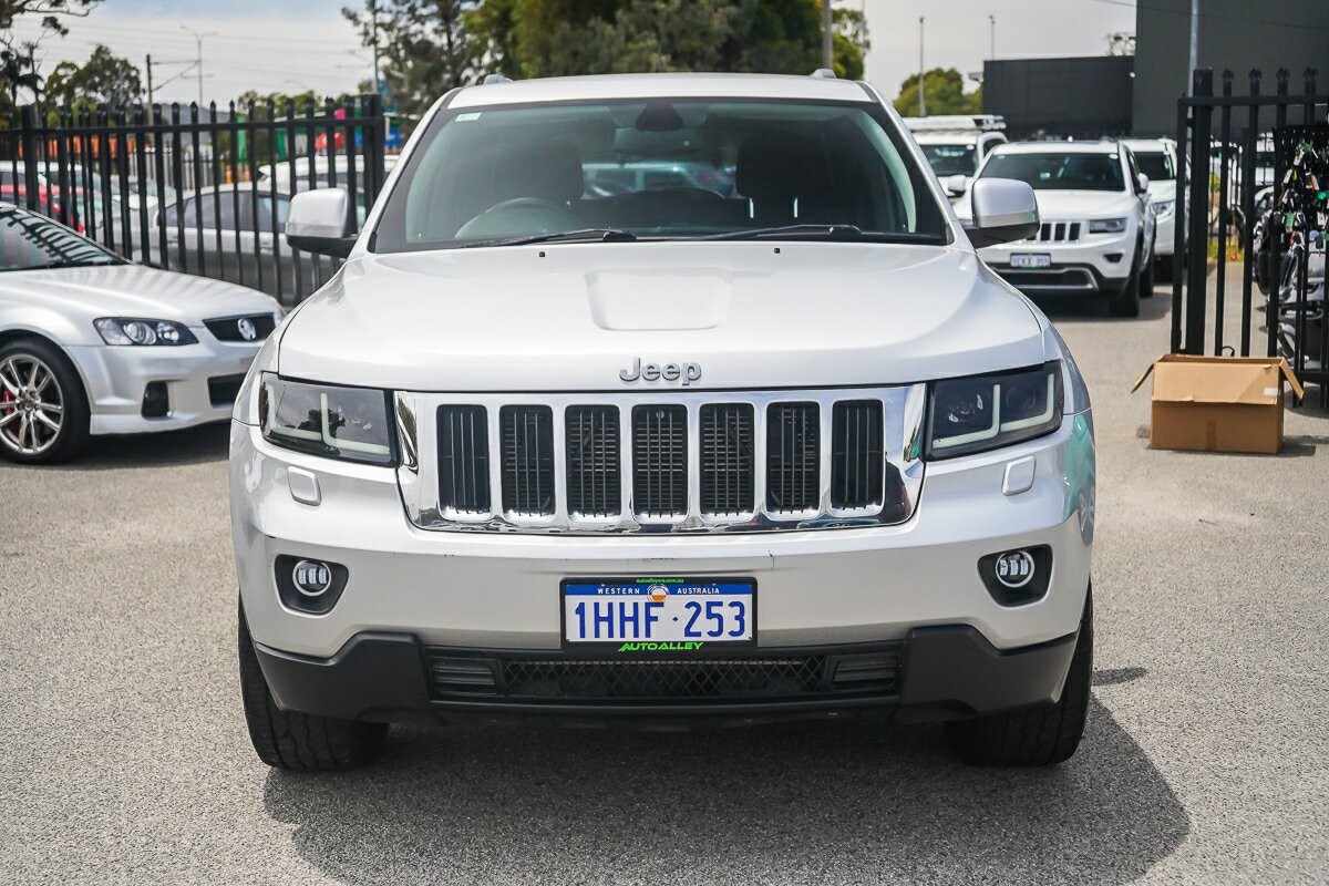 Jeep Grand Cherokee image 3