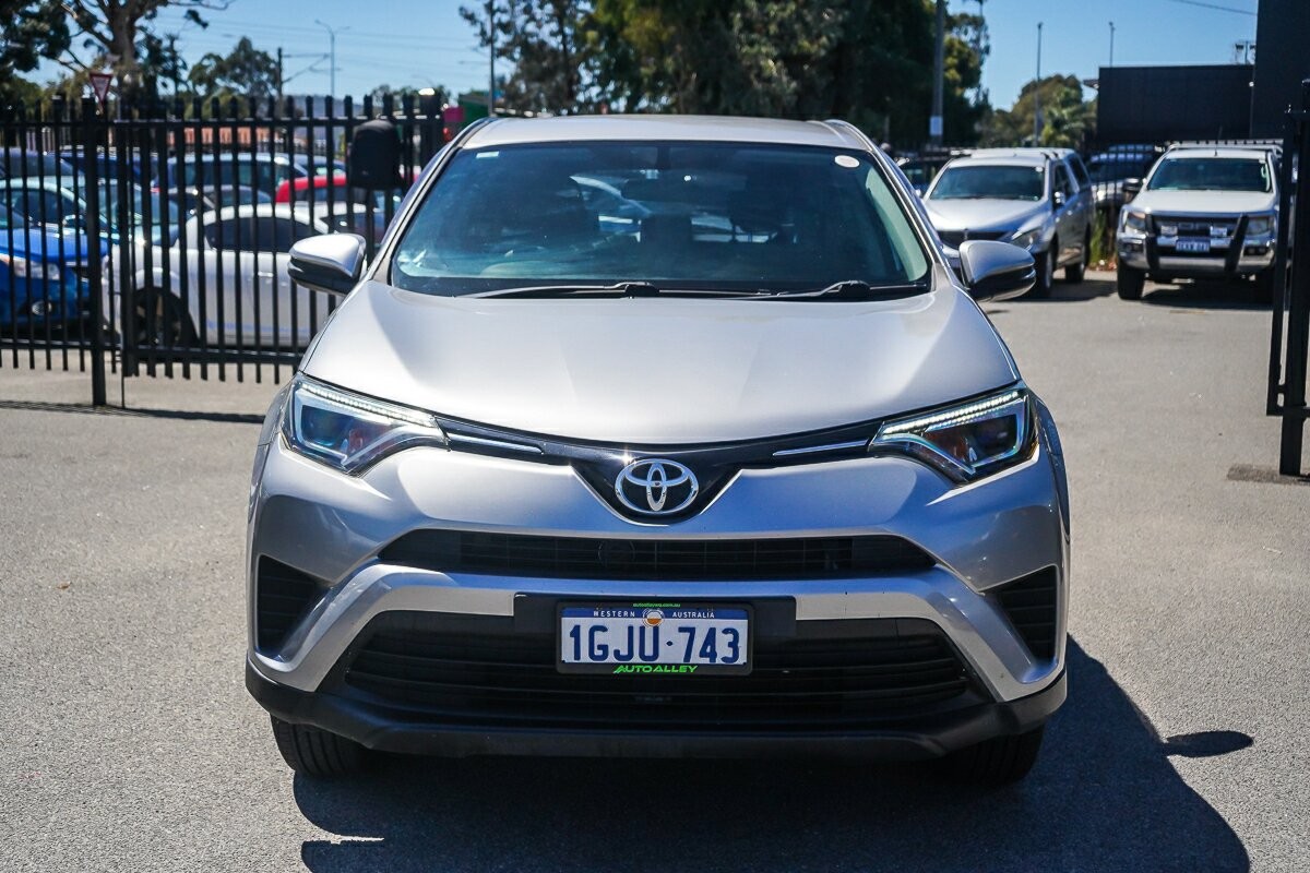 Toyota Rav4 image 3