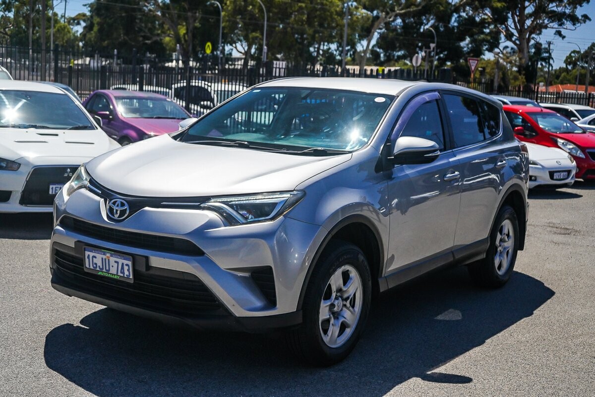 Toyota Rav4 image 4