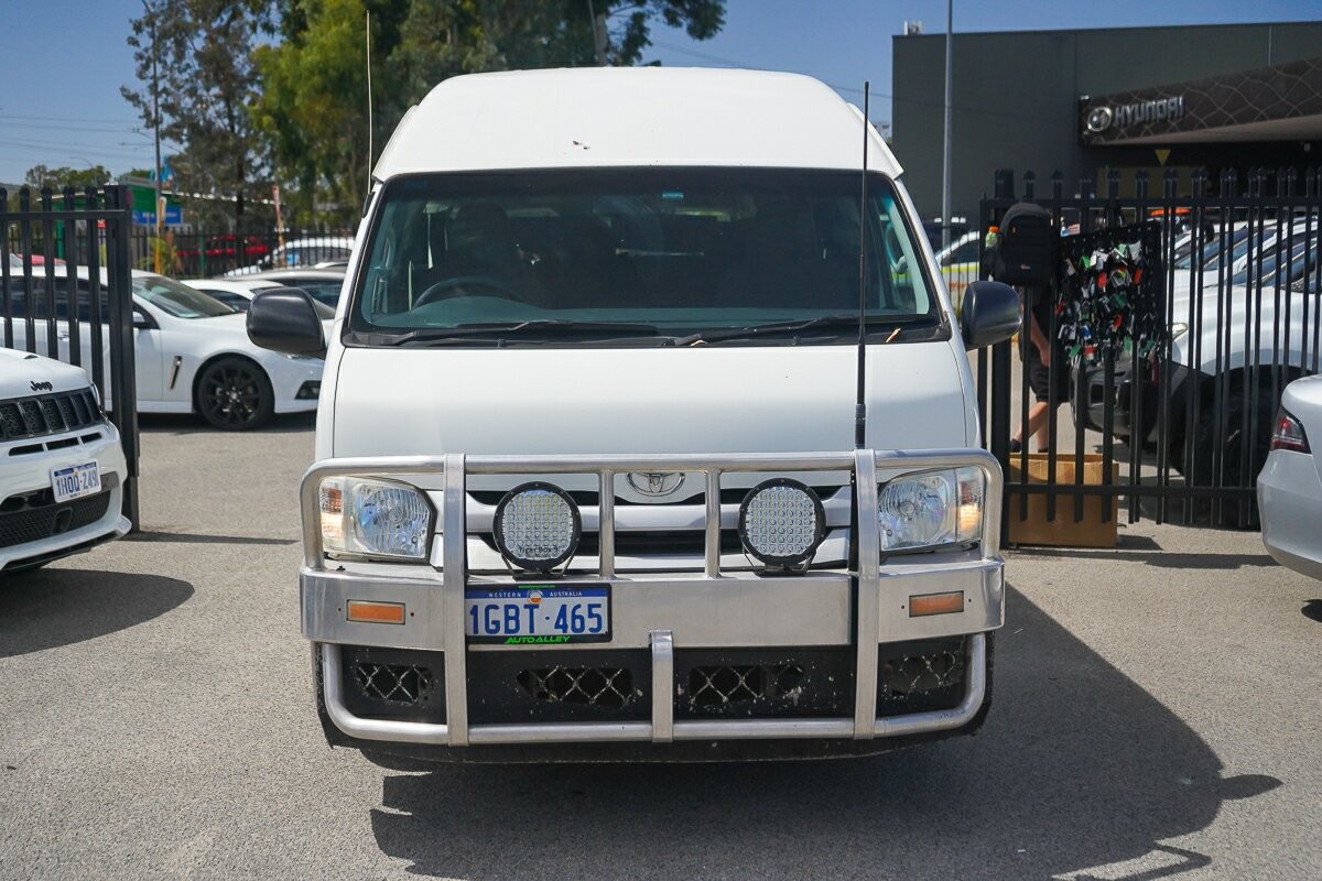 Toyota Hiace image 3