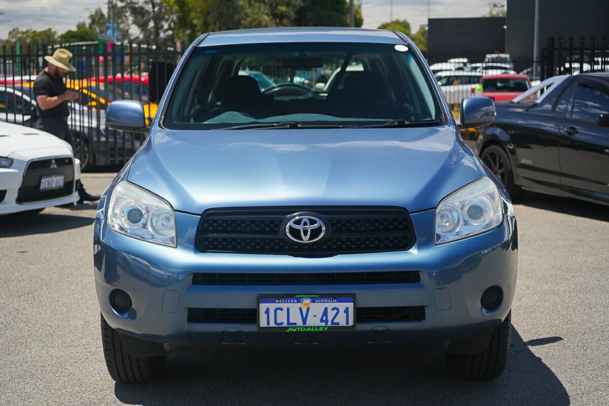 Toyota Rav4 image 3