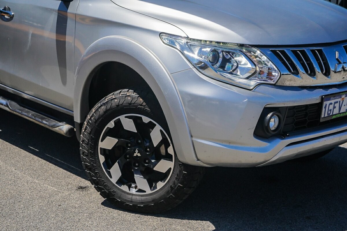 Mitsubishi Triton image 2