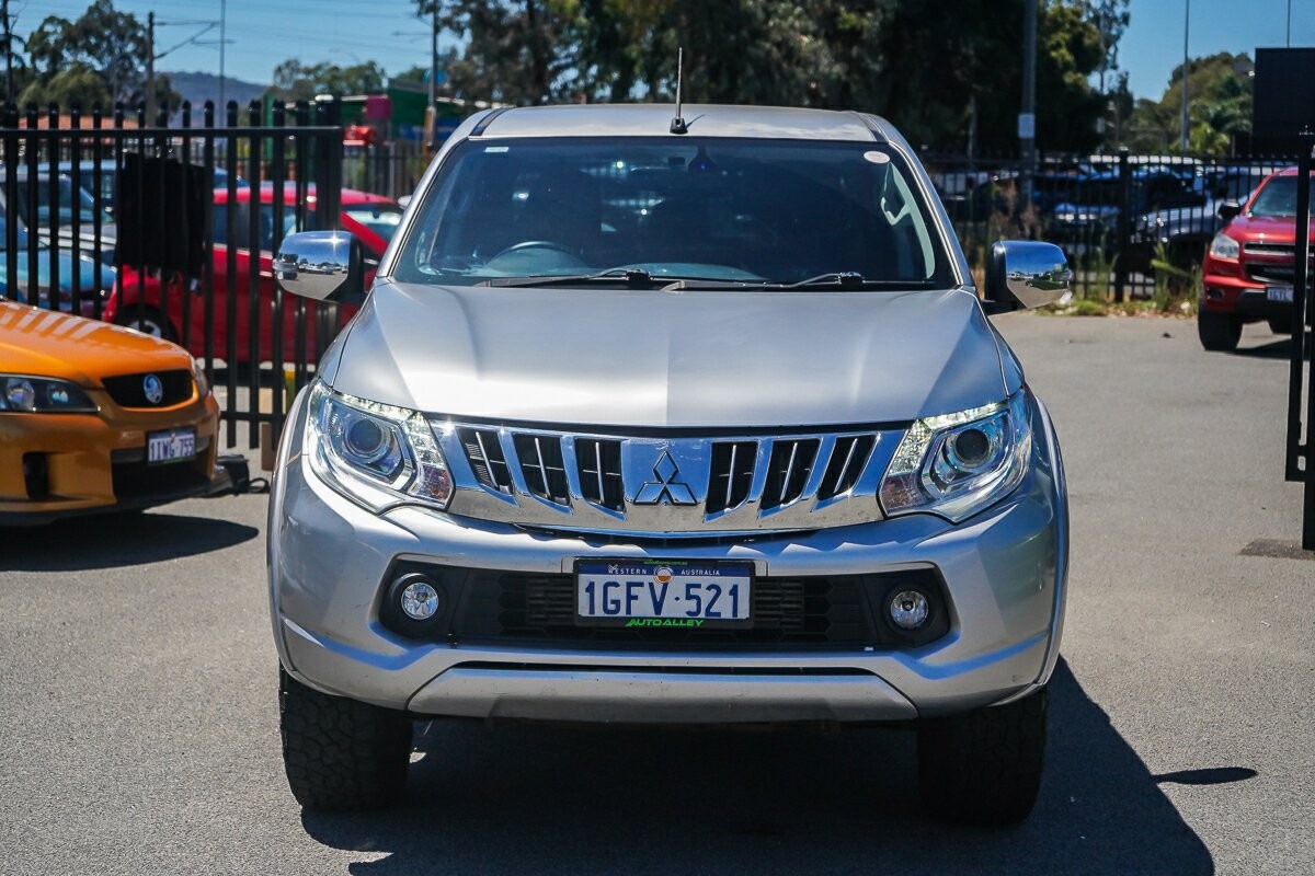 Mitsubishi Triton image 3