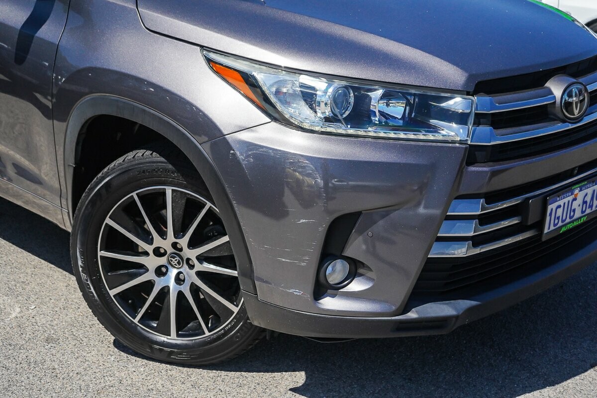 Toyota Kluger image 2