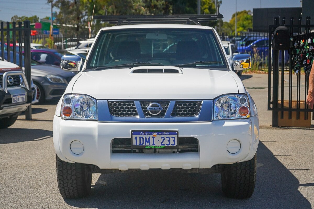 Nissan Navara image 3