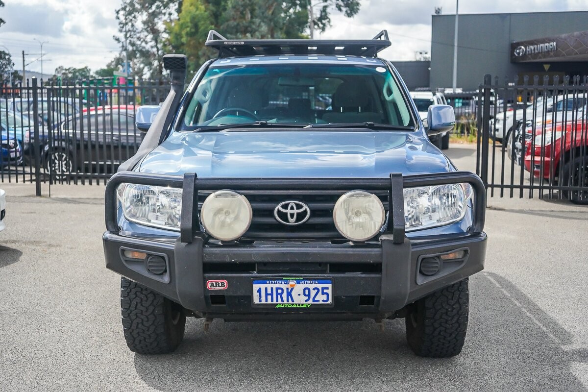 Toyota Landcruiser image 3