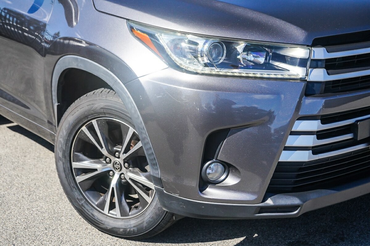 Toyota Kluger image 2