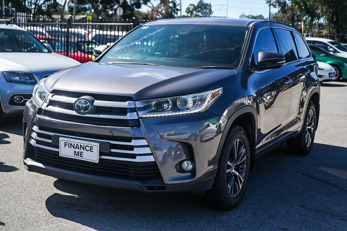 Toyota Kluger image 4