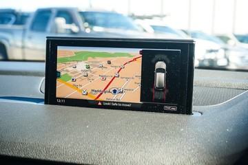 https://vehicle-cdn.autoleague.cloud/4294_81009643_18.jpg
