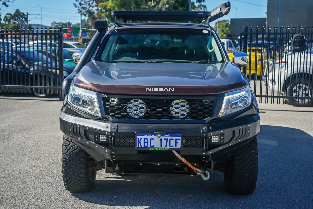 Nissan Navara image 3