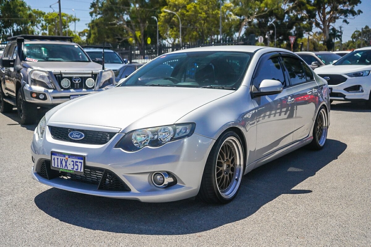 Ford Falcon image 4
