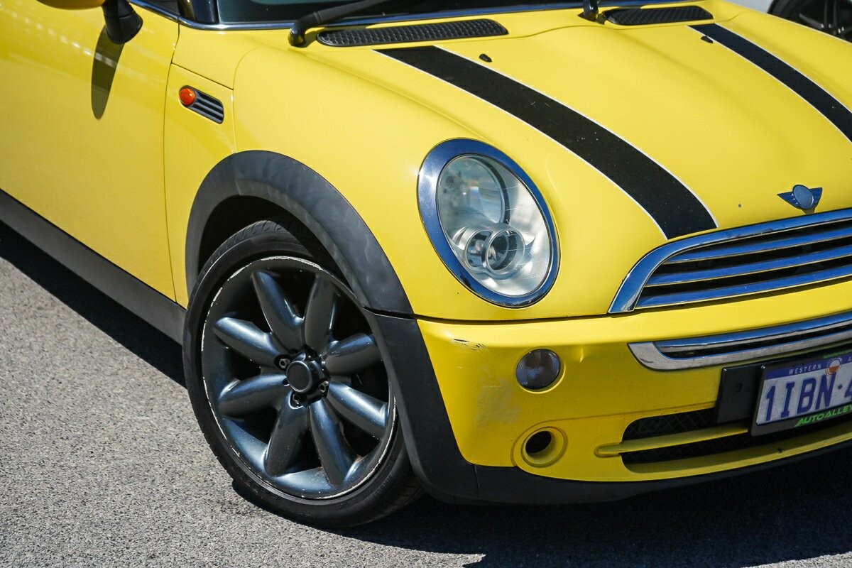Mini Cabrio image 2