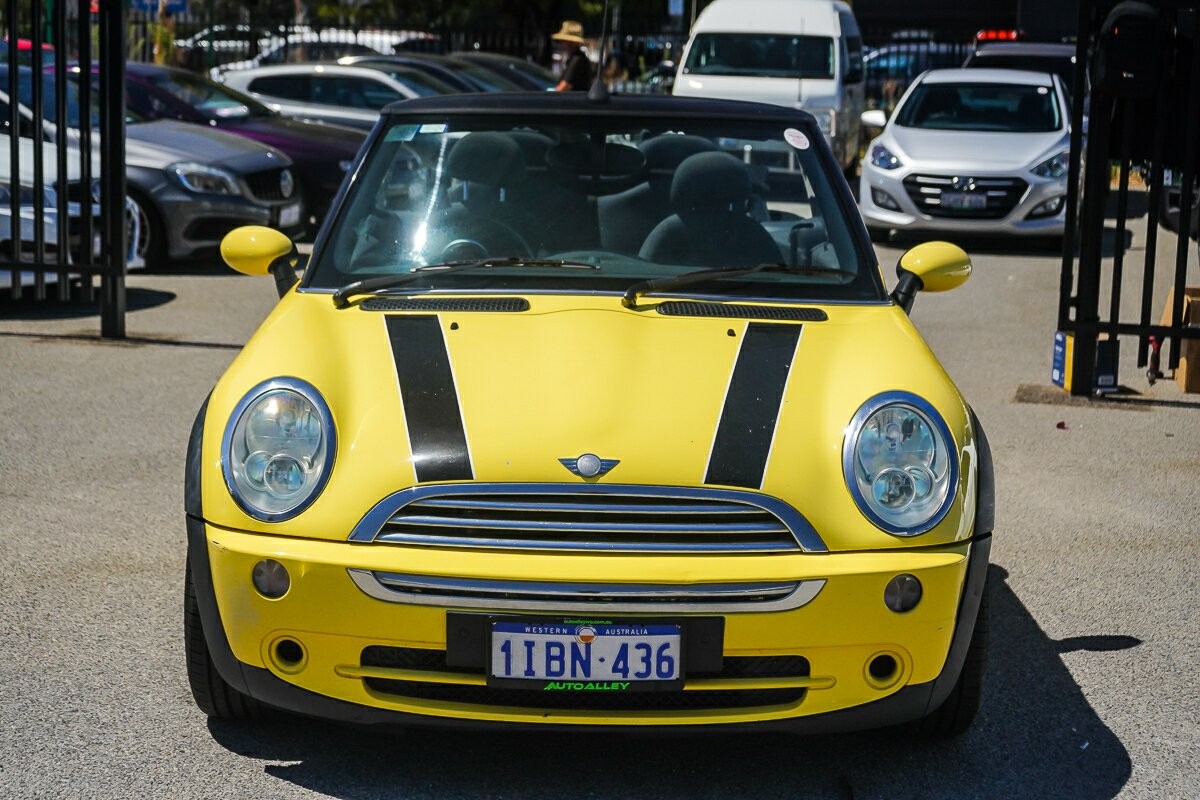 Mini Cabrio image 3