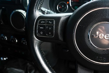 https://vehicle-cdn.autoleague.cloud/4294_81009684_13.jpg