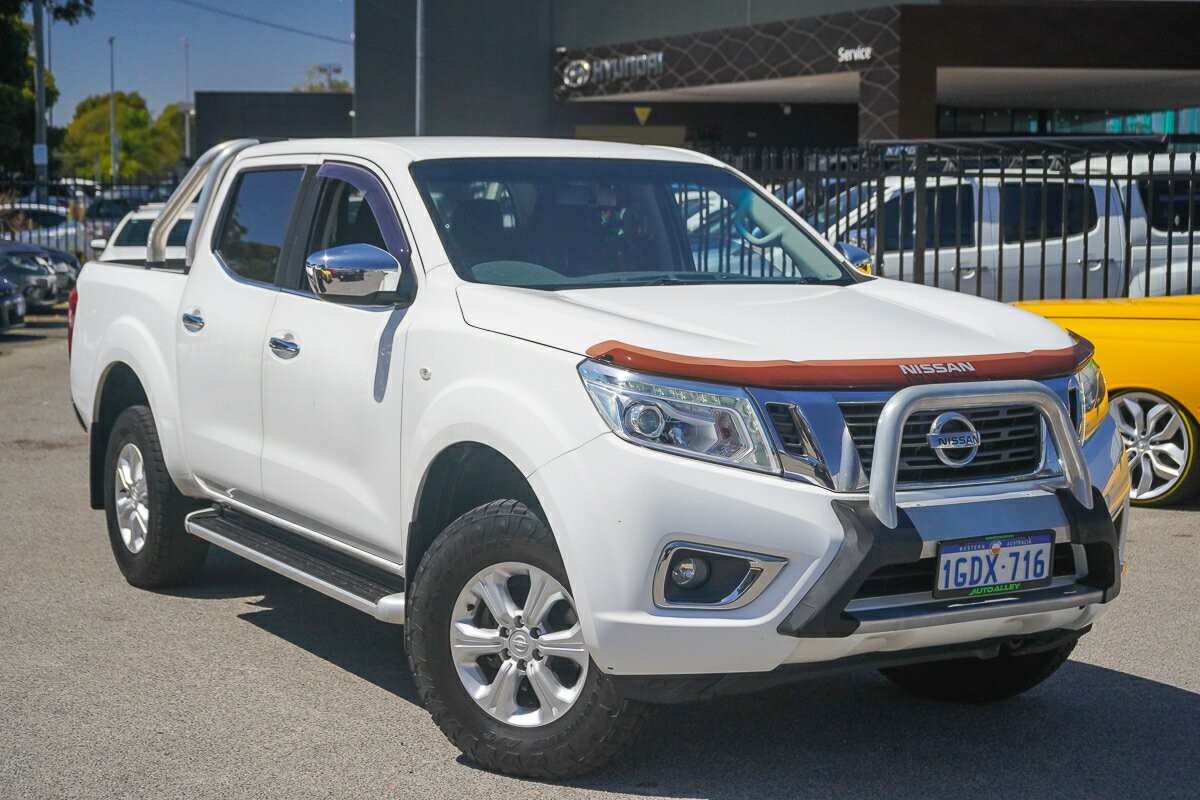 Nissan Navara image 1