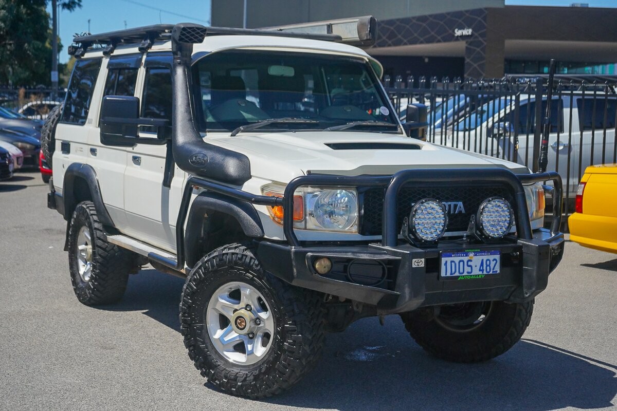 Toyota Landcruiser image 1