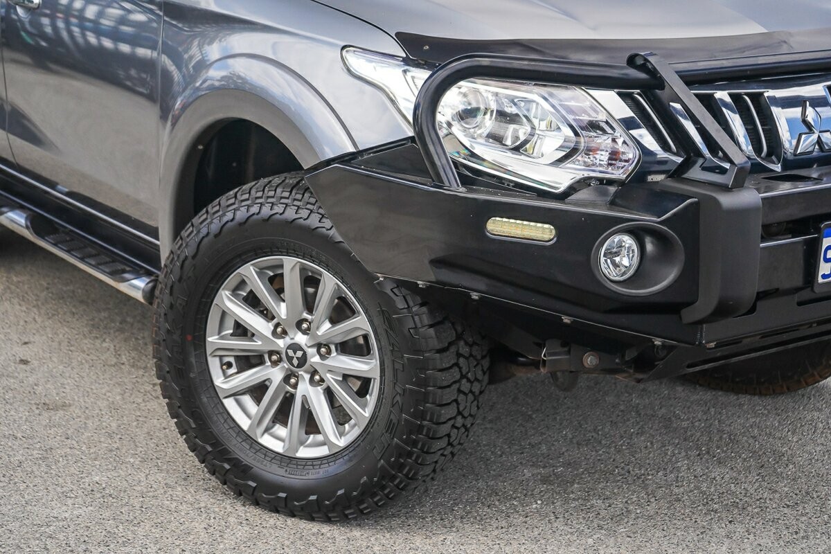 Mitsubishi Triton image 2