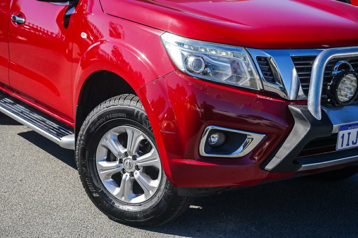 Nissan Navara image 2