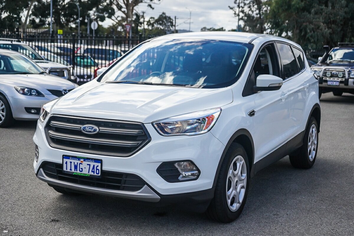 Ford Escape image 4