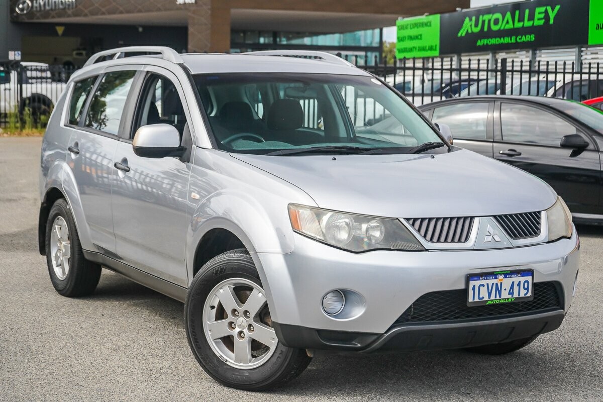 Mitsubishi Outlander image 1