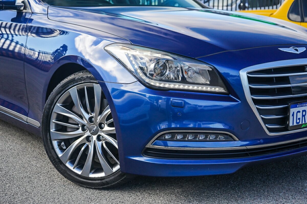 Hyundai Genesis image 2