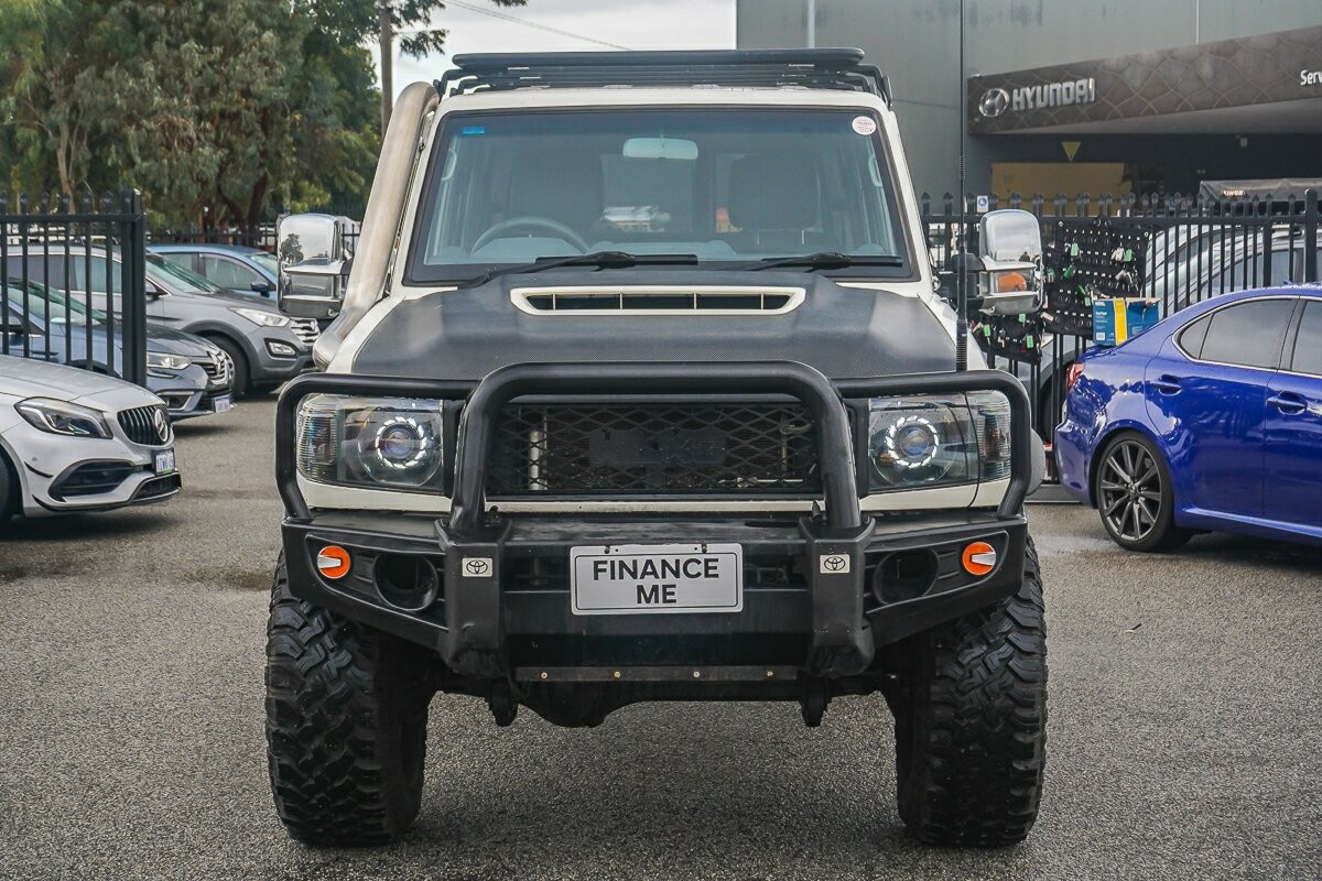 Toyota Landcruiser image 3