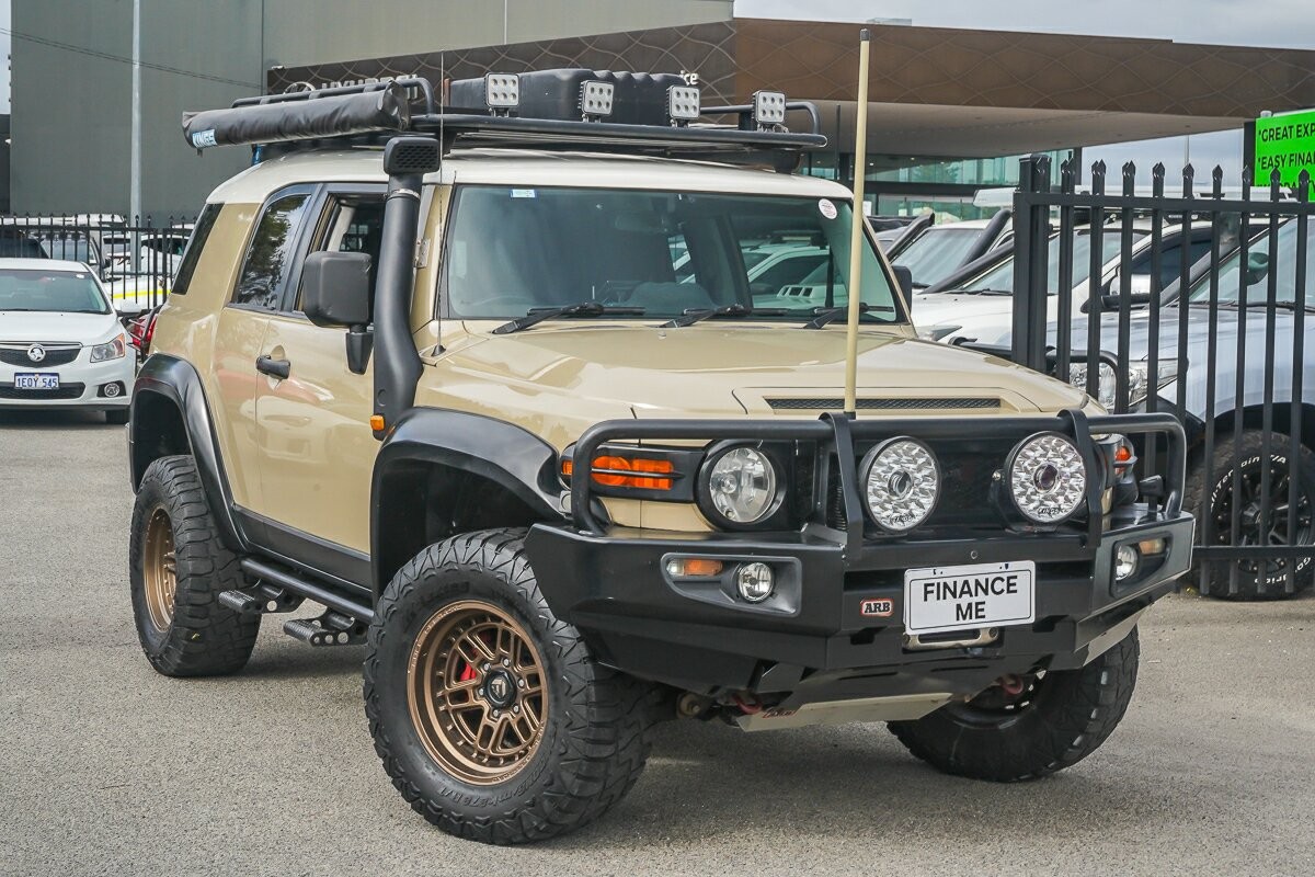 Toyota Fj Cruiser image 1