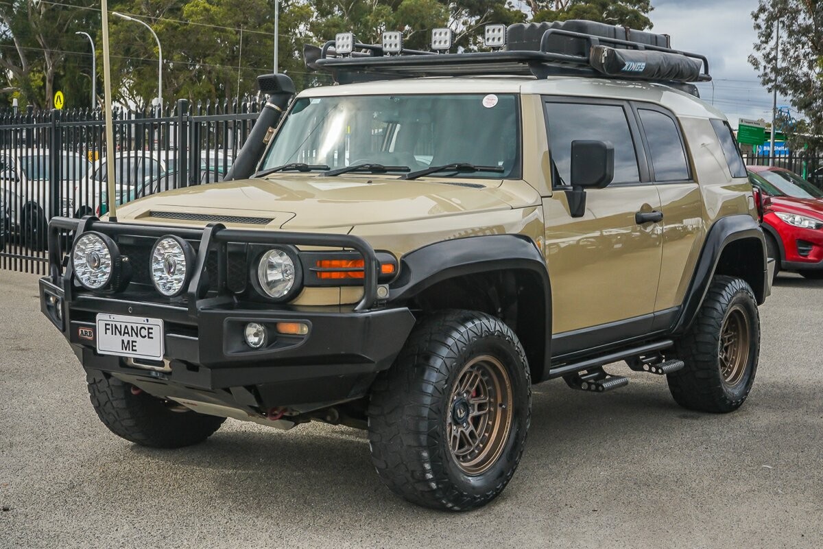 Toyota Fj Cruiser image 4