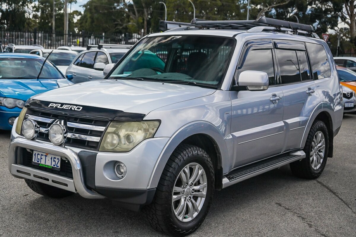 Mitsubishi Pajero image 4