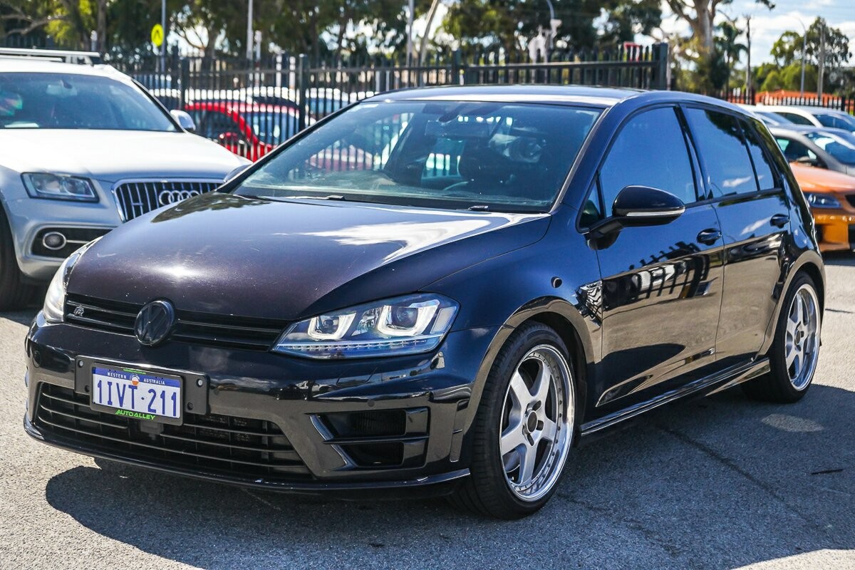 Volkswagen Golf image 4