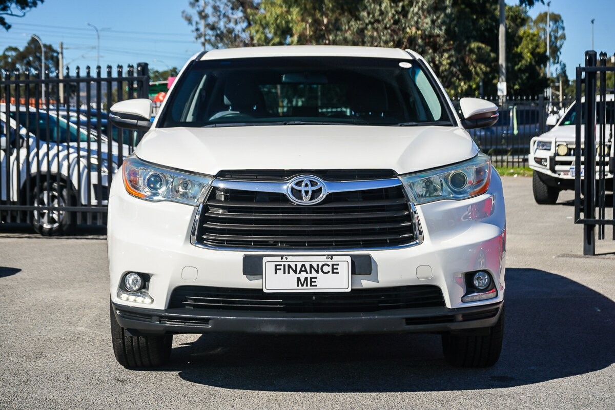Toyota Kluger image 3