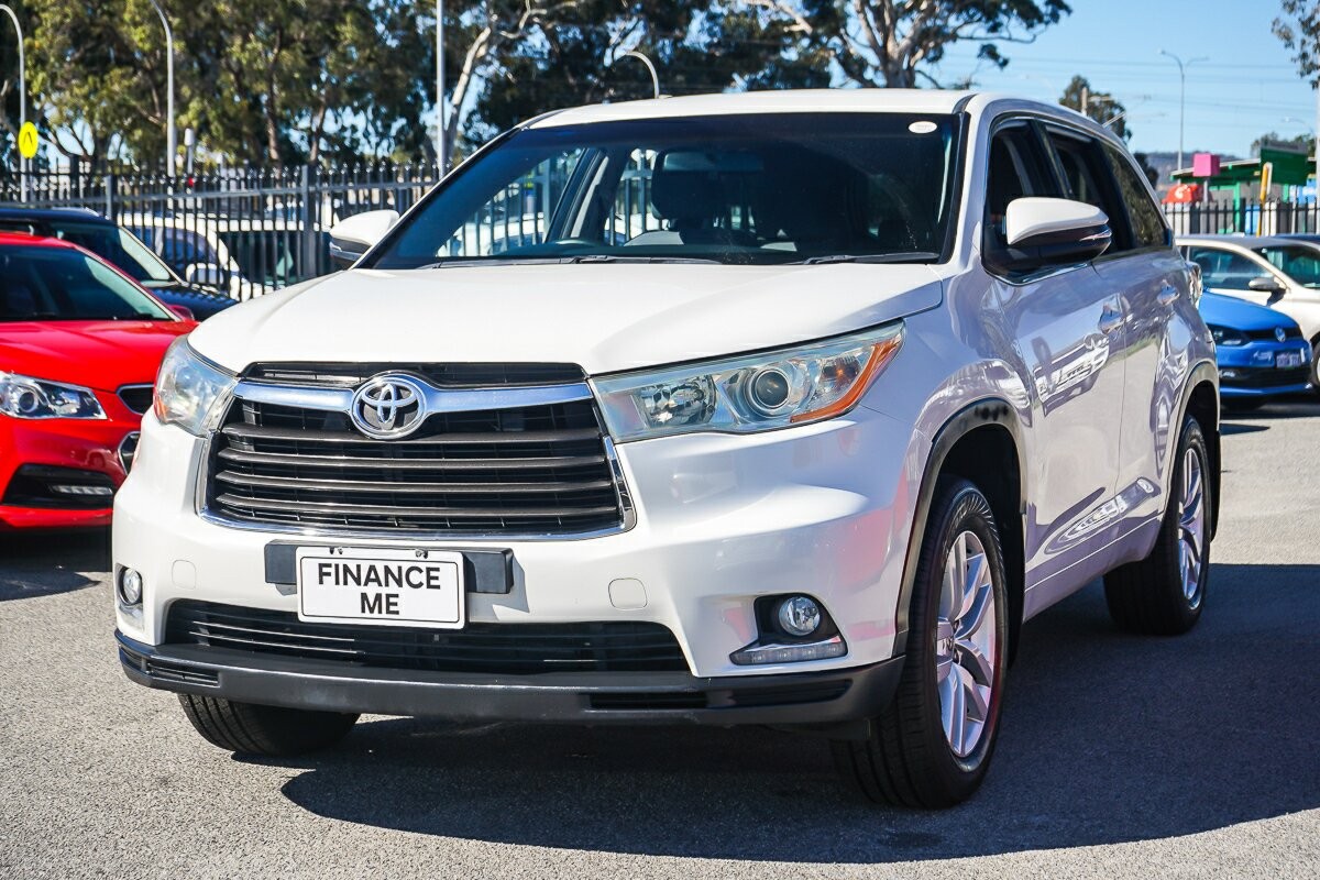Toyota Kluger image 4