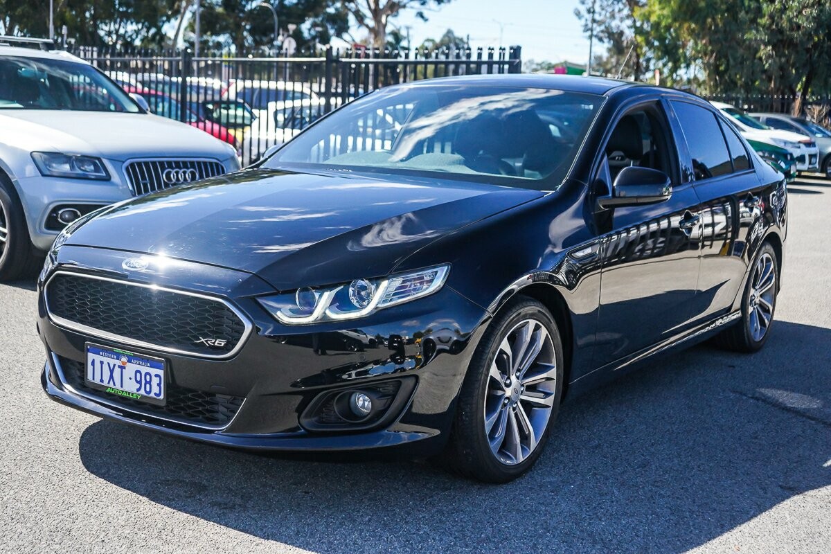 Ford Falcon image 4